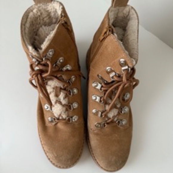 Dolce Vita Suede/Sherpa Lace Up Bootie - Size 9 - Picture 2 of 4